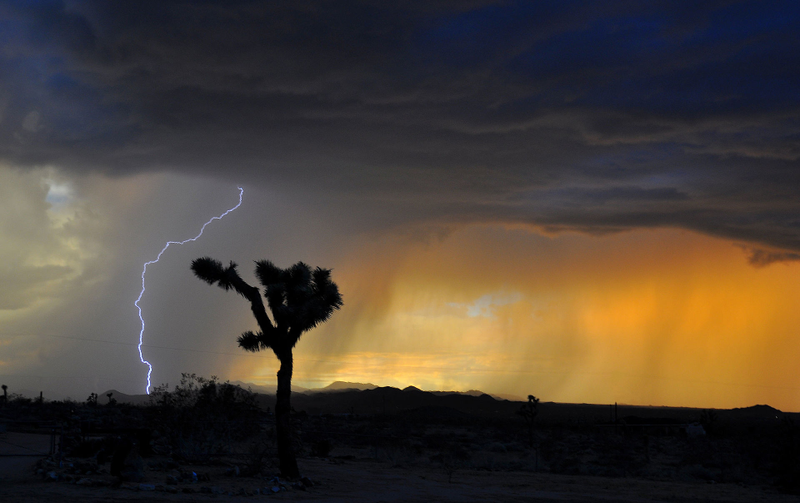 Tormenta en el desierto de Mojave. Wikimedia Commons